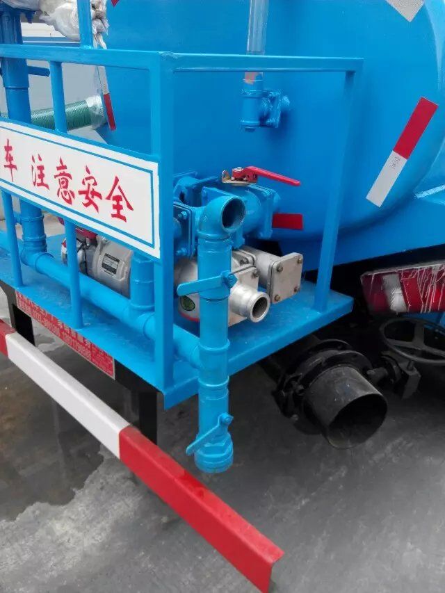 福田時代吸糞灑水車