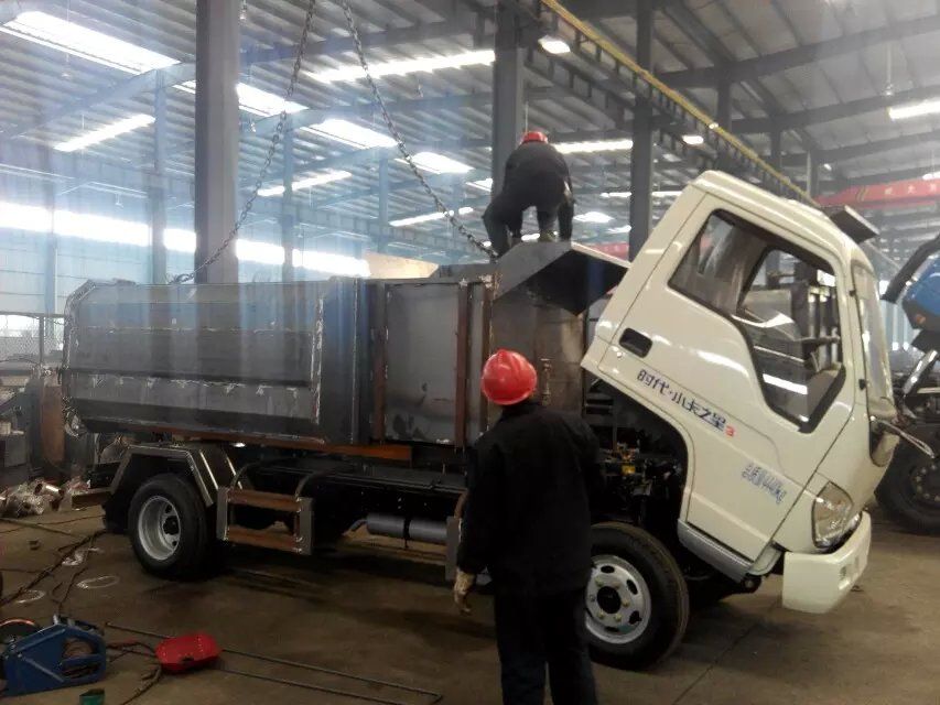 福田時代掛桶垃圾車