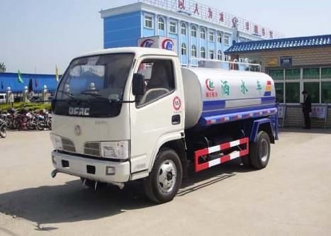 東風多利卡5噸灑水車，朝柴發動機