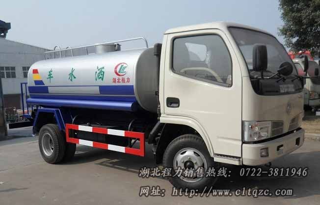 東風多利卡5噸灑水車，朝柴發動機