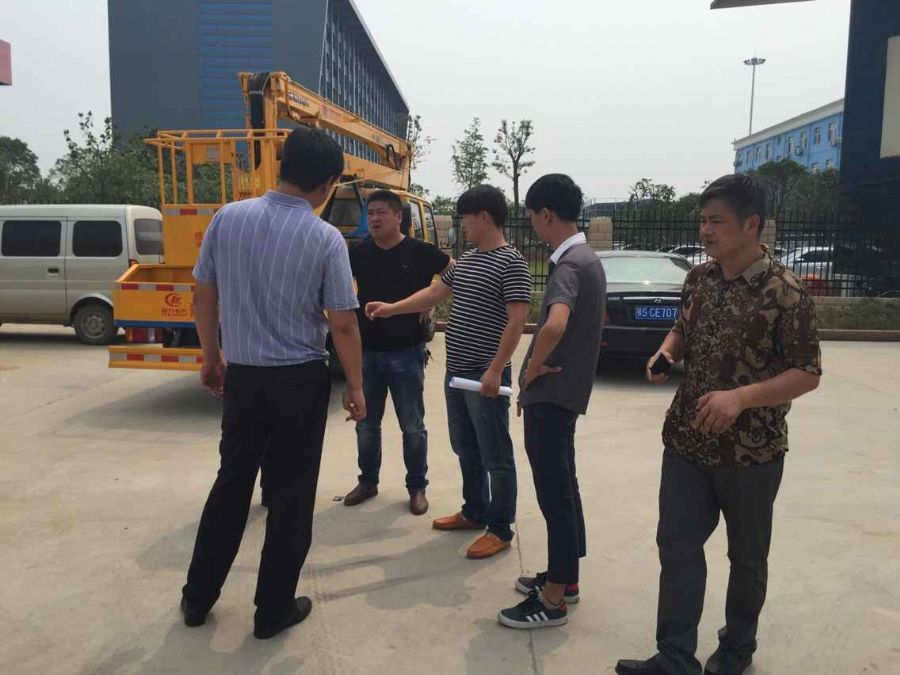 東風天錦灑水車