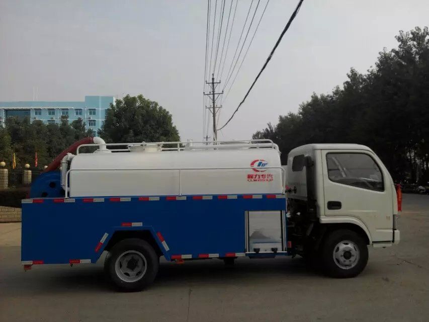 東風多利卡高壓清洗吸糞車圖片