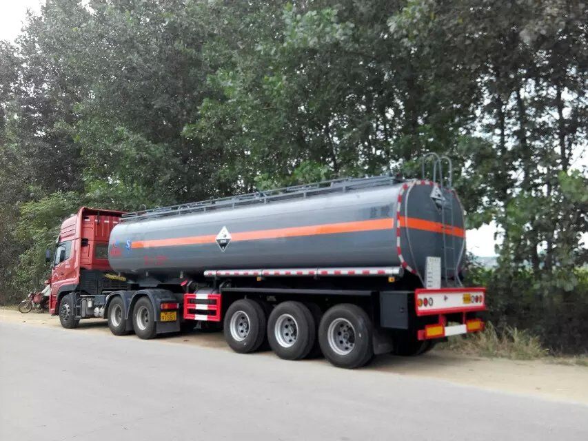 鹽酸半掛車圖片