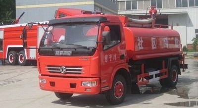 東風D7多利卡8噸消防灑水車