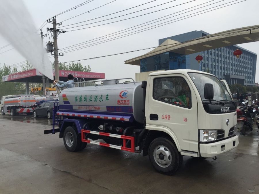 程力5噸灑水車圖片
