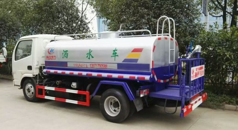 東風多利卡灑水車圖片