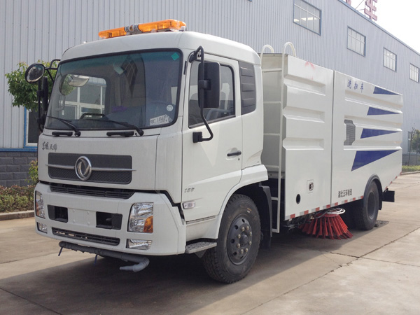 東風天錦掃路車（國五）