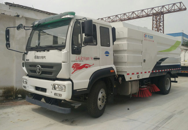 重汽8方掃路車（國五）