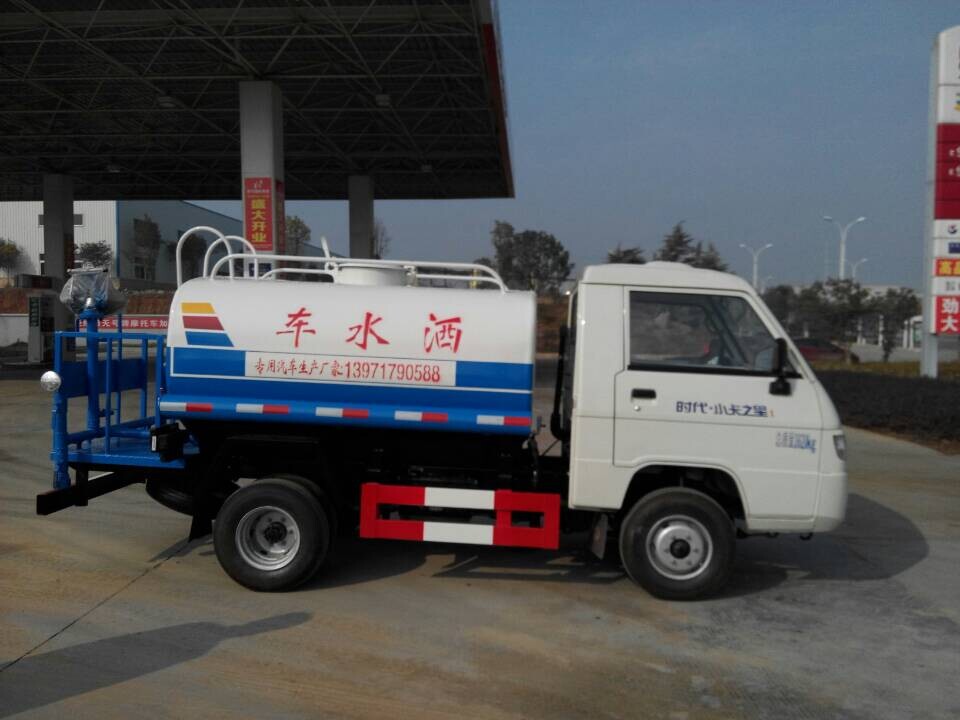 2噸灑水車圖片