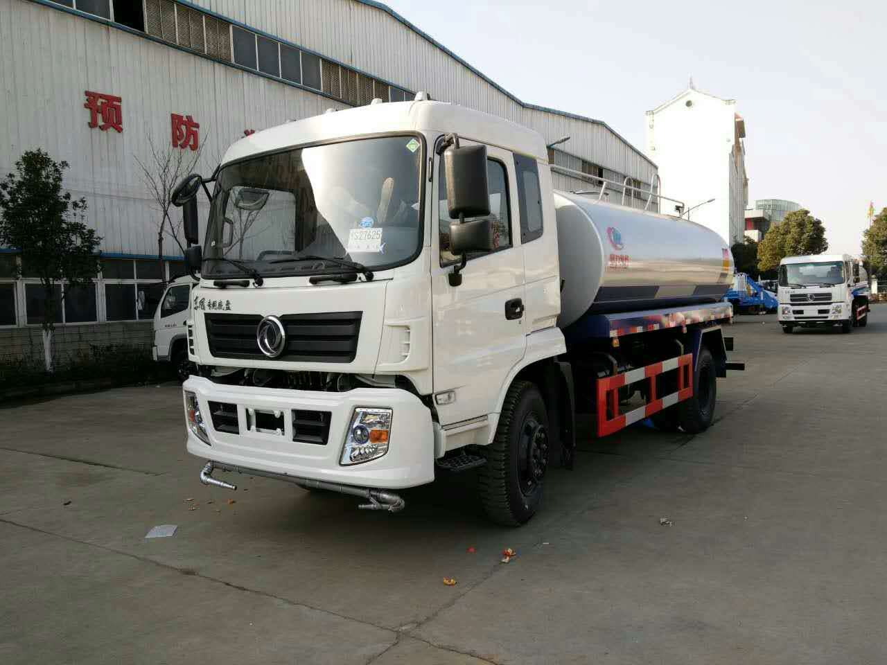 D913國五灑水車圖片