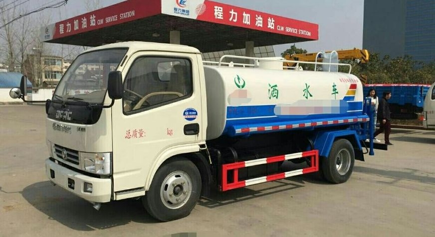 東風5噸灑水車圖片