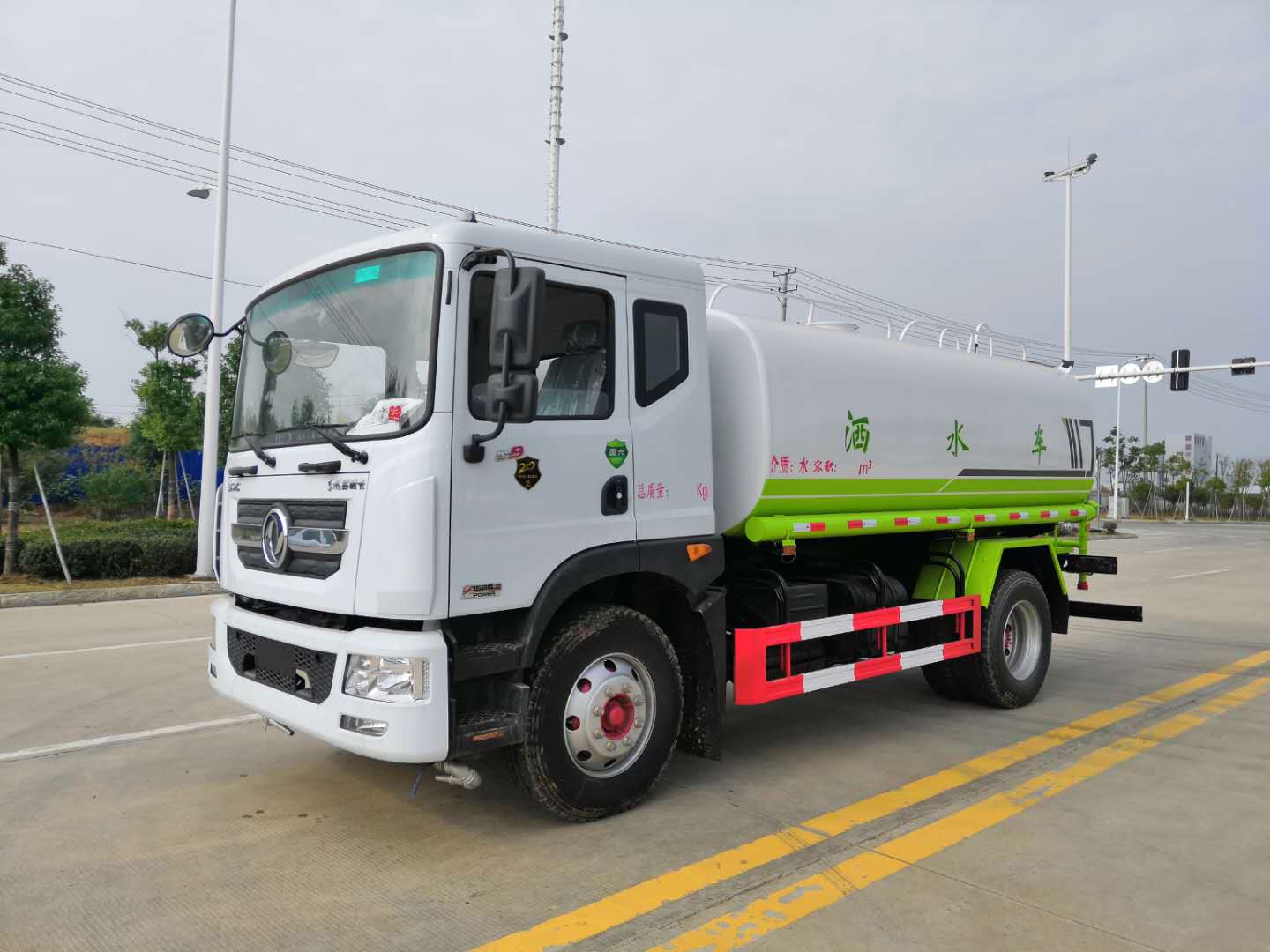 東風D9多利卡12噸灑水車