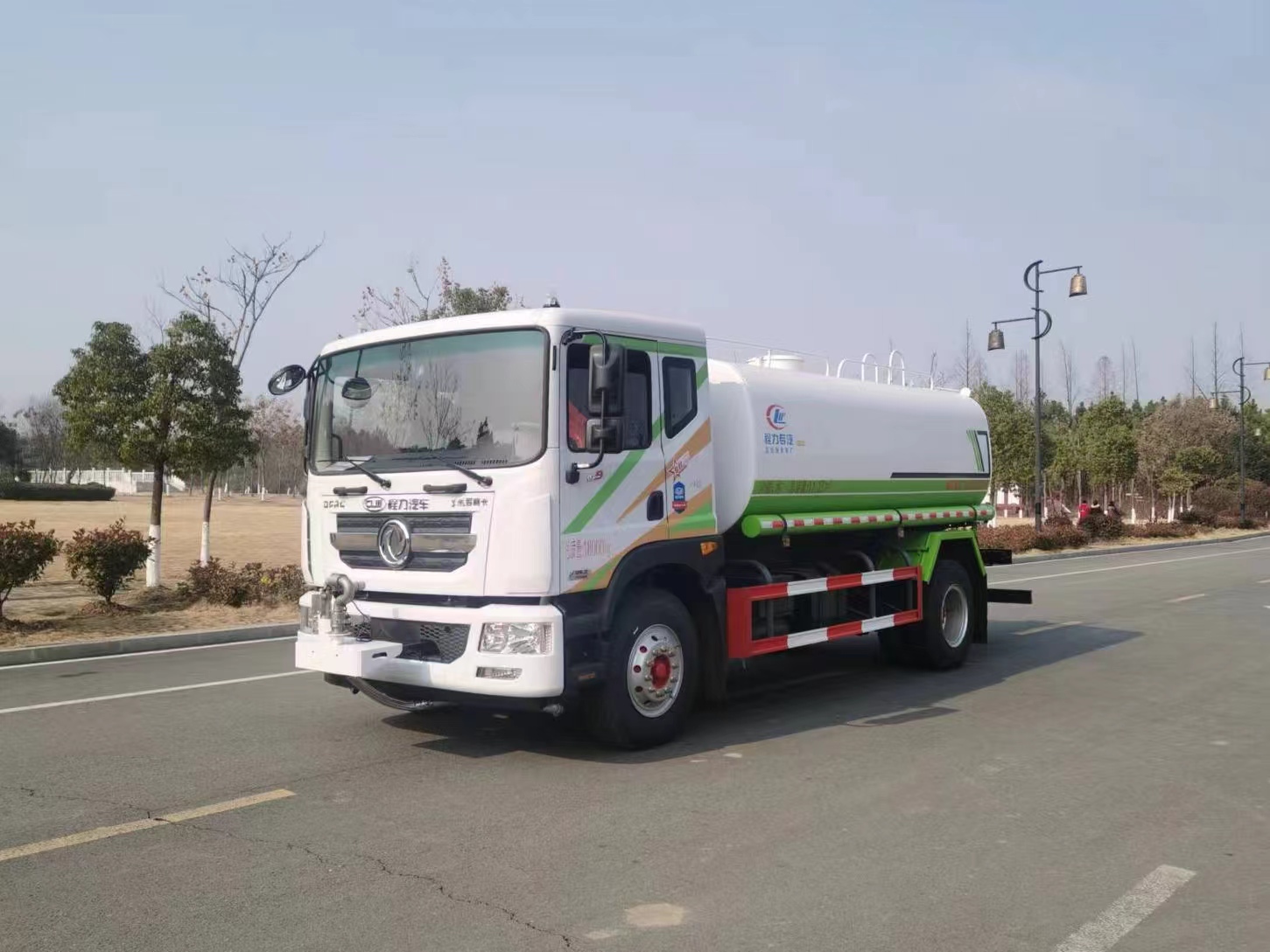 東風D9多利卡15噸灑水車